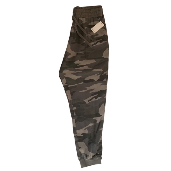 SPLENDID Classic Camouflage Jogger - SZ LARGE NWT - Picture 7 of 10